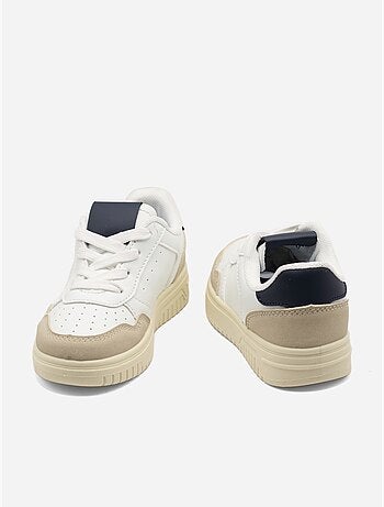 Scarpe da ginnastica con lacci