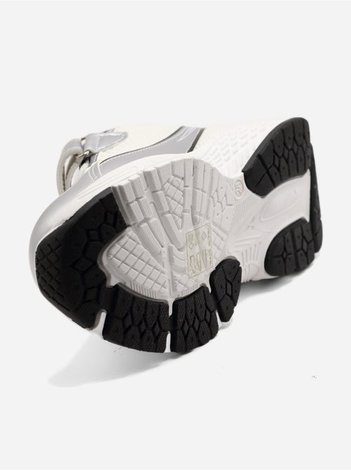 Scarpe da ginnastica con lacci - Kiabi Scarpe da ginnastica con lacci - Kiabi