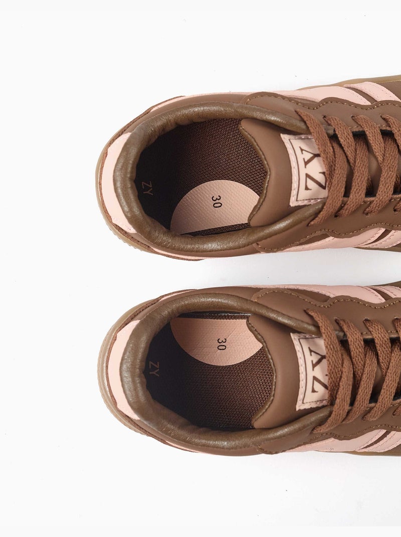 Scarpe da ginnastica con lacci e suola in gomma antiscivolo Marrone - Kiabi