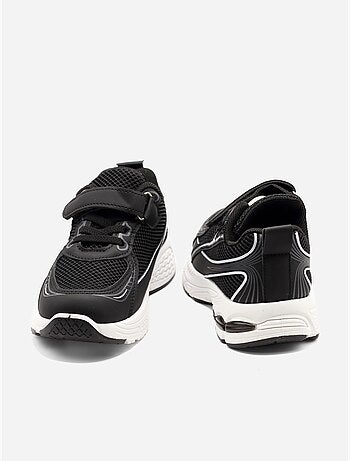 Scarpe da ginnastica con lacci