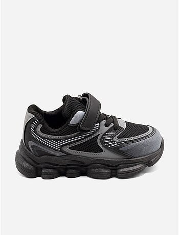 Scarpe da ginnastica con lacci