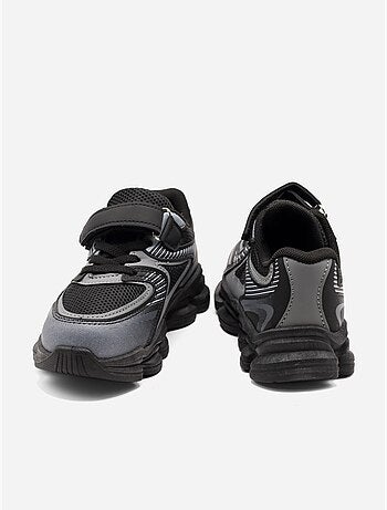 Scarpe da ginnastica con lacci