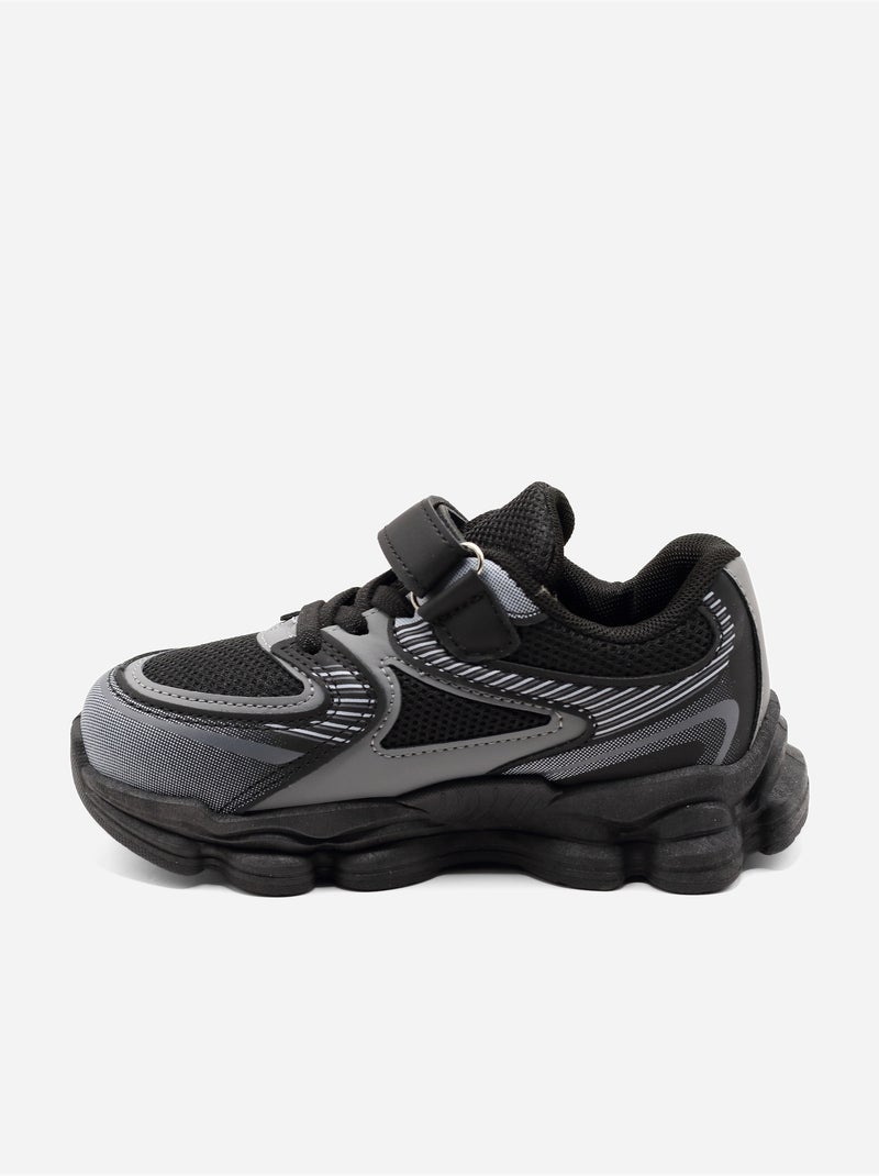 Scarpe da ginnastica con lacci Nero - Kiabi