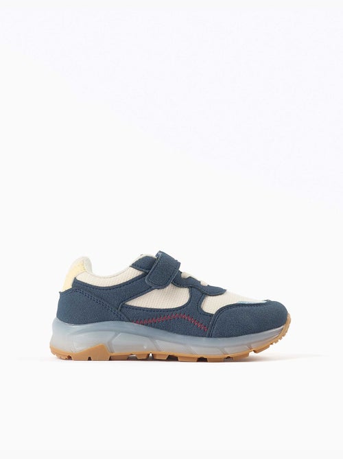 Scarpe da ginnastica con luci e suola antiscivolo - Kiabi Scarpe da ginnastica con luci e suola antiscivolo - Kiabi