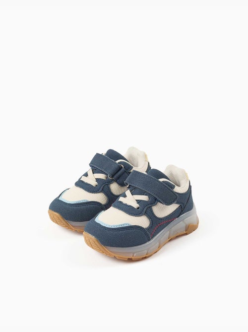 Scarpe da ginnastica con luci e suola antiscivolo - Kiabi Scarpe da ginnastica con luci e suola antiscivolo - Kiabi