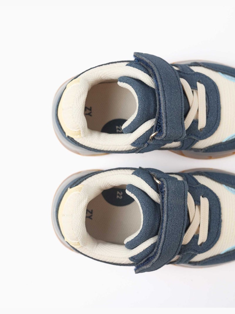 Scarpe da ginnastica con luci e suola antiscivolo Multicolore - Kiabi
