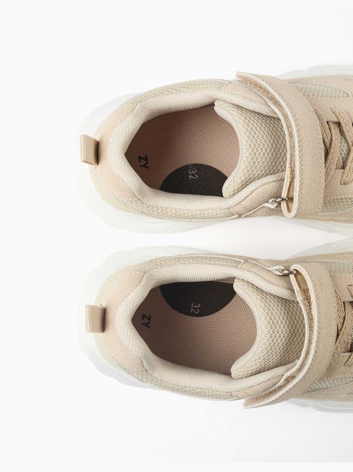 Scarpe da ginnastica in mesh con suola spessa antiscivolo - Kiabi Scarpe da ginnastica in mesh con suola spessa antiscivolo - Kiabi