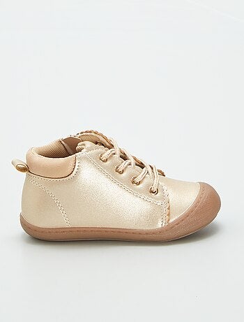 Scarpe dorate primi passi