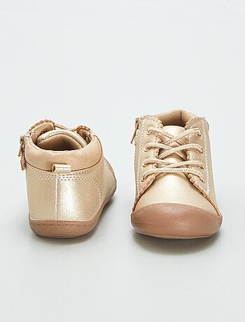 Scarpe dorate primi passi