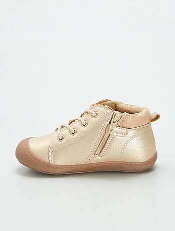 Scarpe dorate primi passi