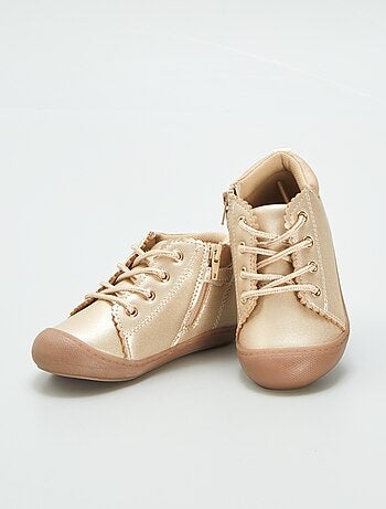 Scarpe dorate primi passi