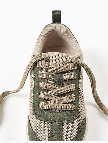 Scarpe sportive con dettagli in mesh e lacci