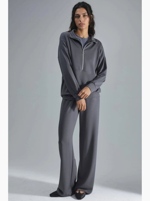 Set a due pezzi modal touch a gamba ampia con colletto con zip collezione bersan hiccup - Kiabi Set a due pezzi modal touch a gamba ampia con colletto con zip collezione bersan hiccup - Kiabi