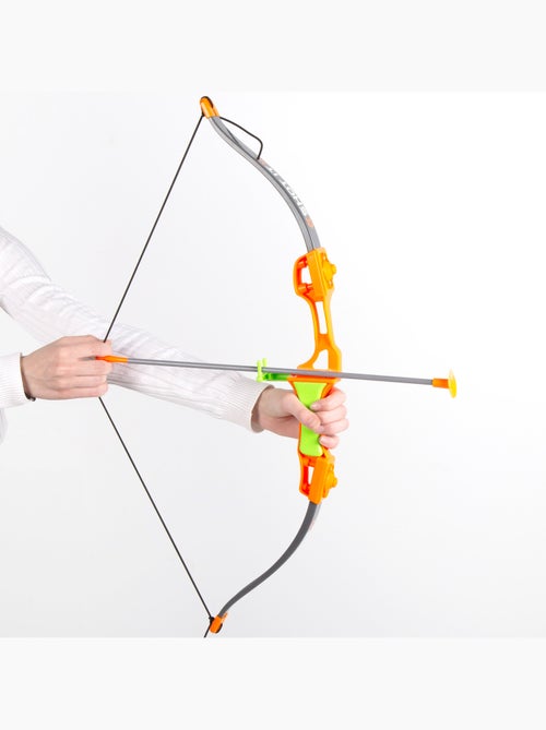 Set arco e frecce 50 cm con bersaglio e faretra fun area! - Kiabi Set arco e frecce 50 cm con bersaglio e faretra fun area! - Kiabi