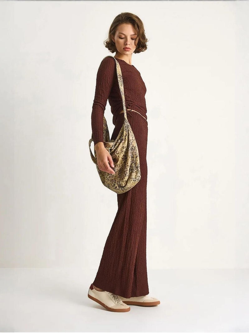 Set co-ord a due pezzi aderente con pantaloni a zampa lucci Marrone cioccolato - Kiabi
