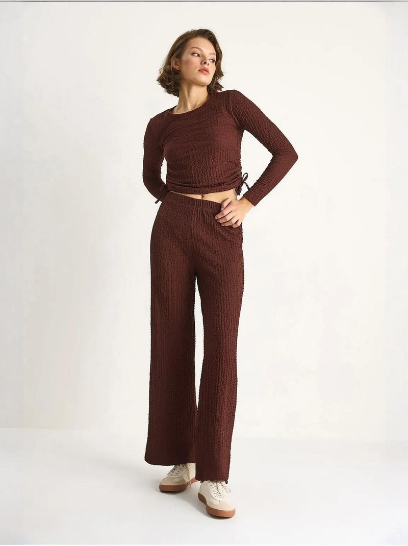 Set co-ord a due pezzi aderente con pantaloni a zampa lucci Marrone cioccolato - Kiabi