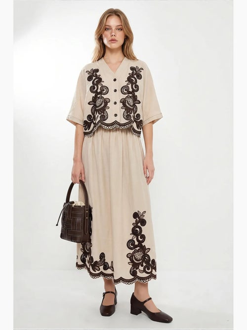 Set con camicia oversize con scollo a v ricamata e maniche a 3/4 e pantaloni a gamba ampia lucci - Kiabi Set con camicia oversize con scollo a v ricamata e maniche a 3/4 e pantaloni a gamba ampia lucci - Kiabi