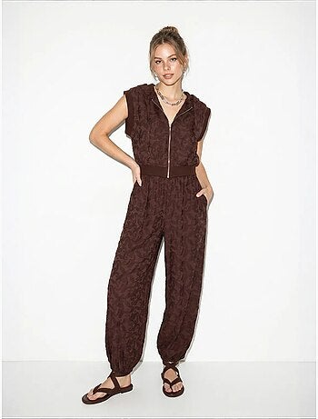 Set con gilet con cappuccio a motivo e pantaloni a gamba ampia lucci