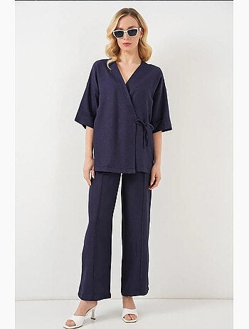 Set coordinato di pantaloni kimono oversize con scollo a v e chiusura con laccetto bdart