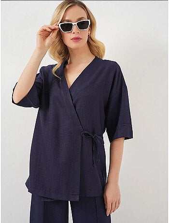 Set coordinato di pantaloni kimono oversize con scollo a v e chiusura con laccetto bdart