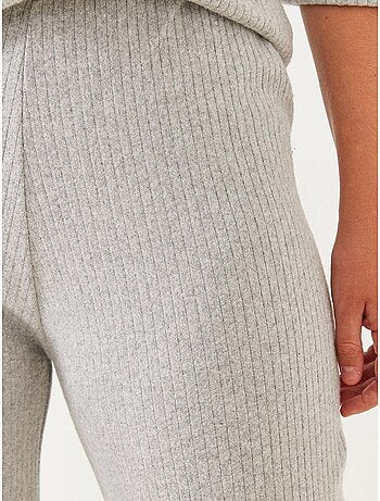Set coordinato in maglia a costine testurizzata con maglione girocollo e pantaloni lucci