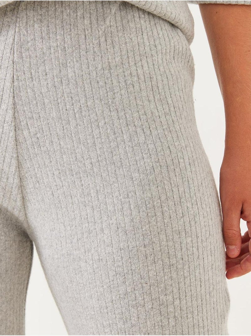 Set coordinato in maglia a costine testurizzata con maglione girocollo e pantaloni lucci Grigio - Kiabi