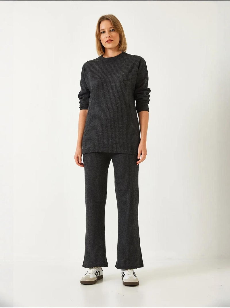Set coordinato in maglia a costine testurizzata con maglione girocollo e pantaloni lucci Grigio medio - Kiabi