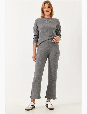Set coordinato in maglia a costine testurizzata con maglione girocollo e pantaloni lucci