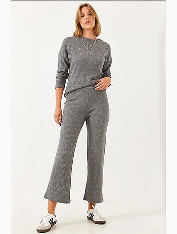 Set coordinato in maglia a costine testurizzata con maglione girocollo e pantaloni lucci