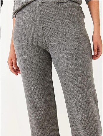 Set coordinato in maglia a costine testurizzata con maglione girocollo e pantaloni lucci