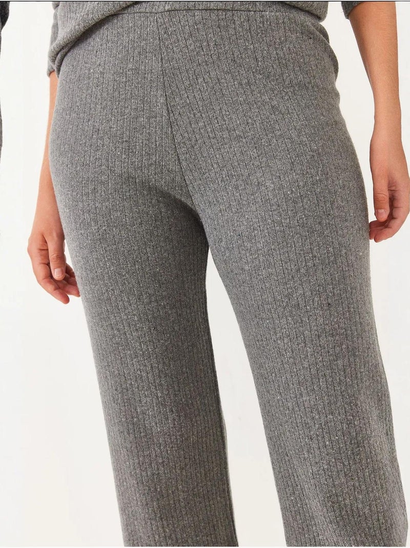 Set coordinato in maglia a costine testurizzata con maglione girocollo e pantaloni lucci Grigio nero - Kiabi