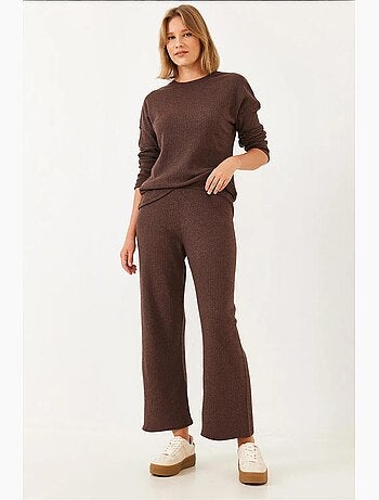 Set coordinato in maglia a costine testurizzata con maglione girocollo e pantaloni lucci