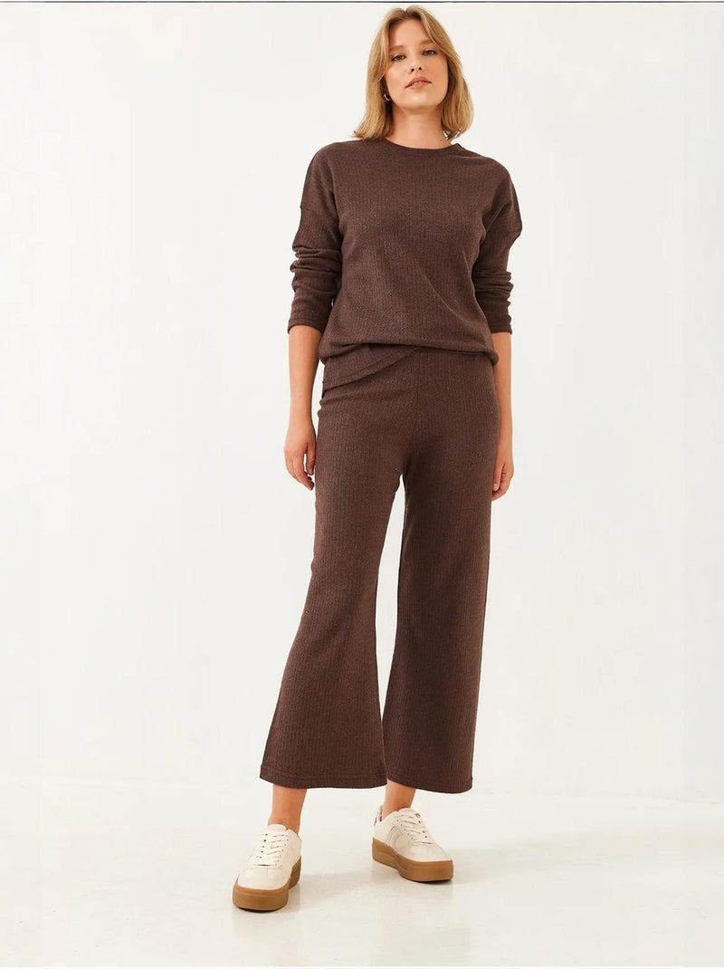 Set coordinato in maglia a costine testurizzata con maglione girocollo e pantaloni lucci Marrone cioccolato - Kiabi