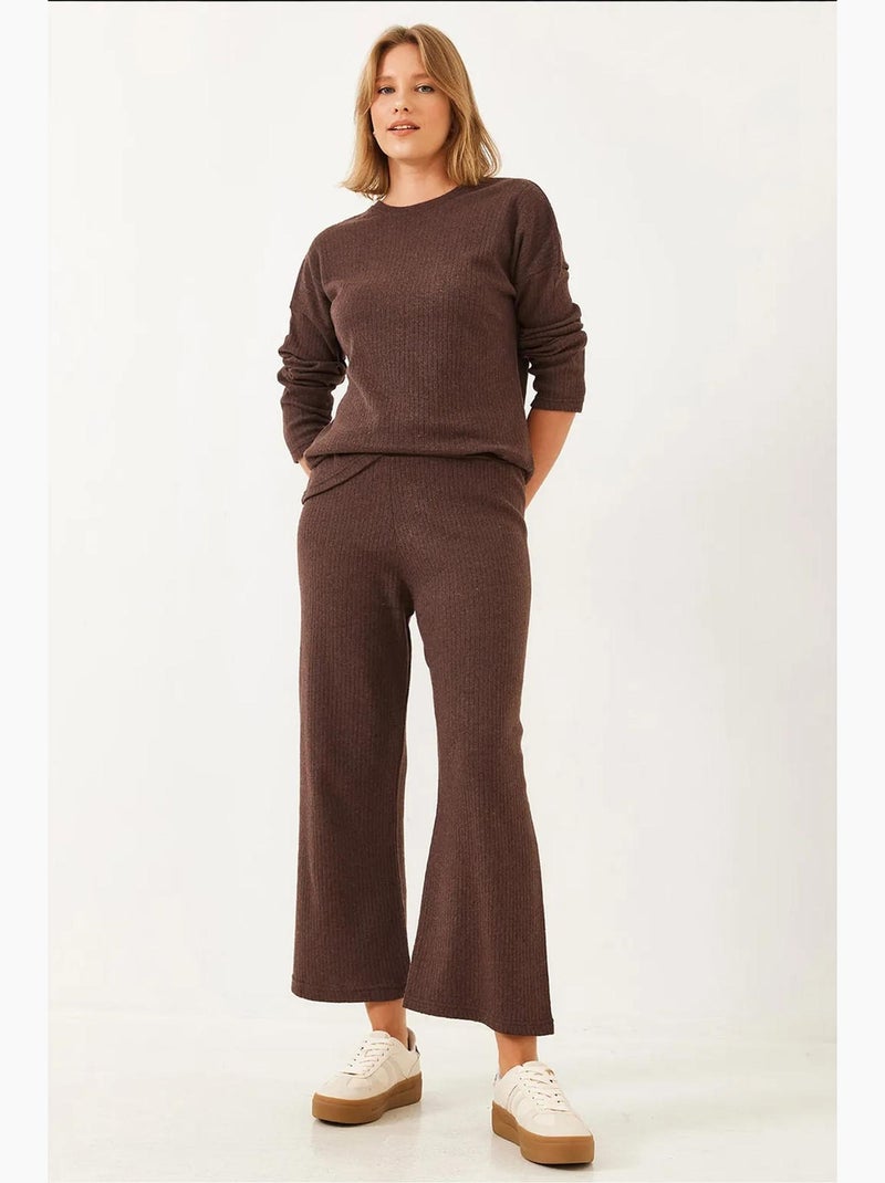 Set coordinato in maglia a costine testurizzata con maglione girocollo e pantaloni lucci Marrone cioccolato - Kiabi