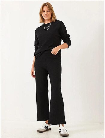 Set coordinato in maglia a costine testurizzata con maglione girocollo e pantaloni lucci