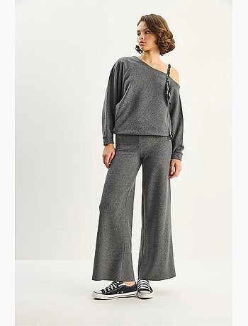 Set coordinato in maglia a due pezzi con dettagli accessorio lucci