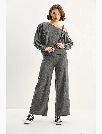 Set coordinato in maglia a due pezzi con dettagli accessorio lucci