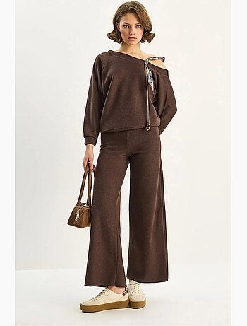 Set coordinato in maglia a due pezzi con dettagli accessorio lucci