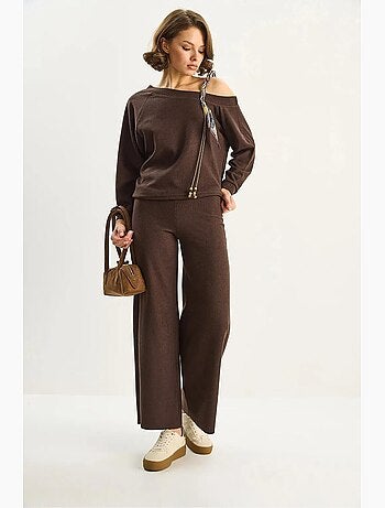 Set coordinato in maglia a due pezzi con dettagli accessorio lucci