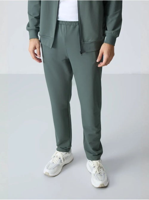 Set da uomo con felpa con collo con zip e pantaloni tommy - Kiabi Set da uomo con felpa con collo con zip e pantaloni tommy - Kiabi