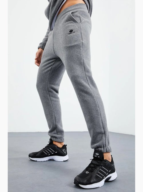 Set da uomo in poliestere con felpa e pantaloni tommy - Kiabi Set da uomo in poliestere con felpa e pantaloni tommy - Kiabi
