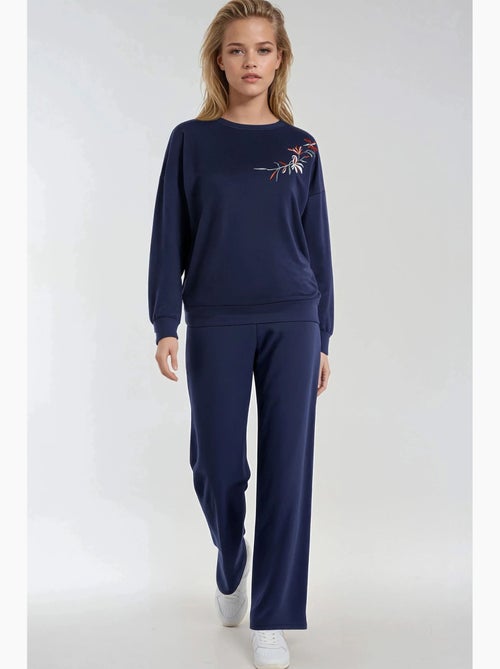Set due pezzi con felpa girocollo ricamata e pantaloni a gamba dritta hiccup - Kiabi Set due pezzi con felpa girocollo ricamata e pantaloni a gamba dritta hiccup - Kiabi