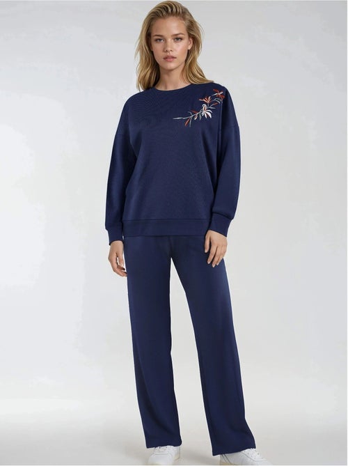 Set due pezzi con felpa girocollo ricamata e pantaloni a gamba dritta hiccup - Kiabi Set due pezzi con felpa girocollo ricamata e pantaloni a gamba dritta hiccup - Kiabi