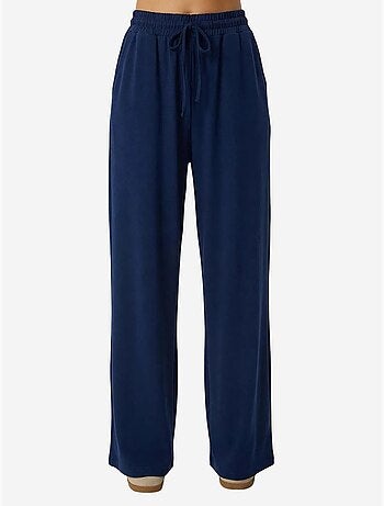 Set due pezzi con giacca con dettaglio tasca e pantaloni a gamba larga istanbul
