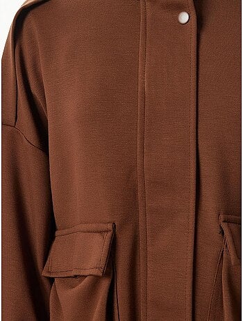 Set due pezzi con giacca con dettaglio tasca e pantaloni a gamba larga istanbul