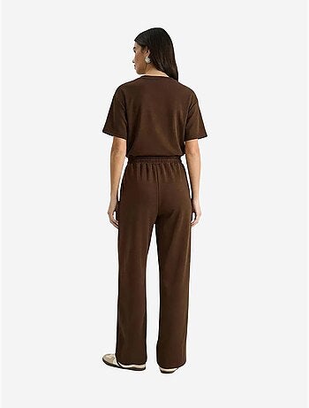 Set due pezzi con t-shirt girocollo e pantaloni lucci
