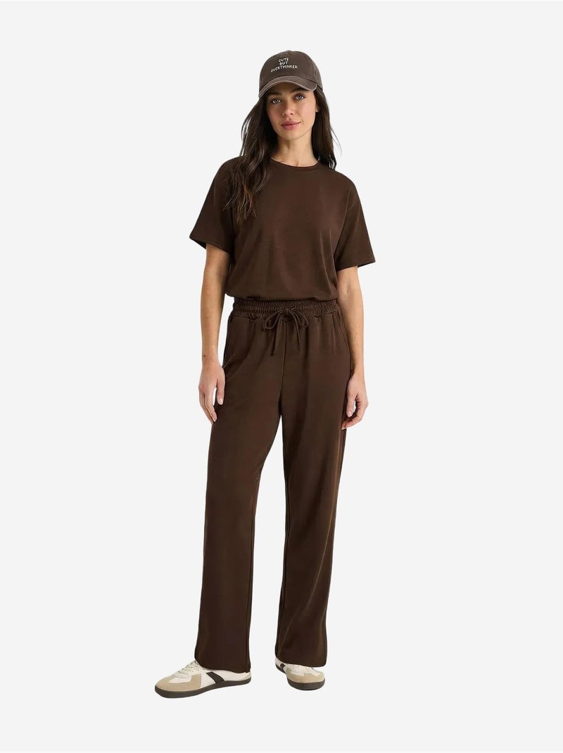 Set due pezzi con t-shirt girocollo e pantaloni lucci Marrone cioccolato - Kiabi