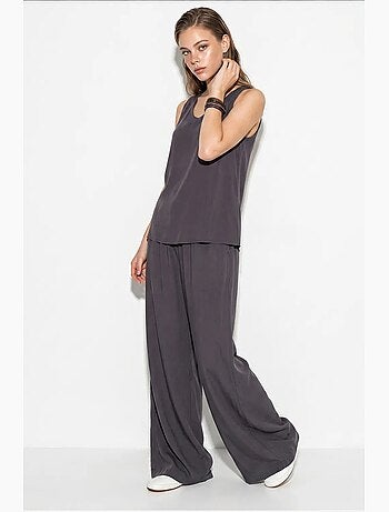 Set due pezzi in cotone con blusa scollo a v e pantaloni lucci