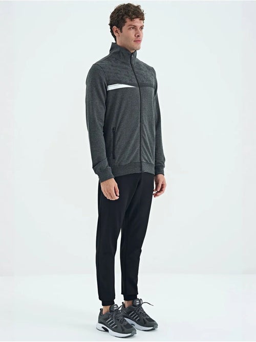 Set felpa e pantaloni con stampa e collo con zip tommy - Kiabi Set felpa e pantaloni con stampa e collo con zip tommy - Kiabi