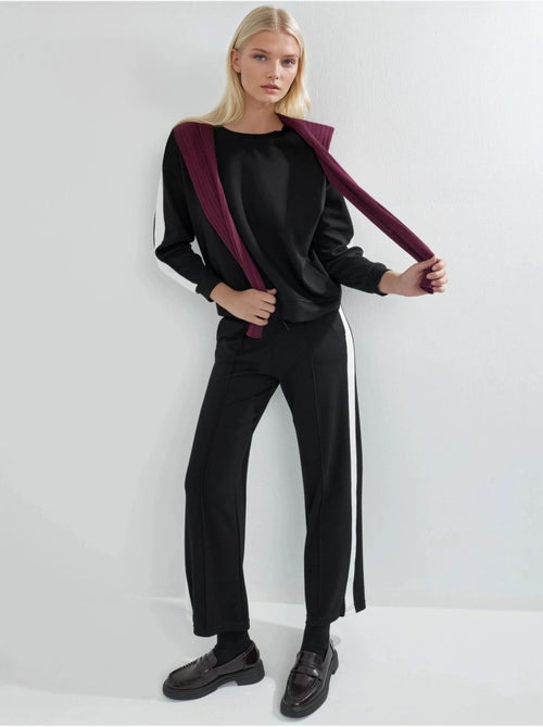 Set felpa e pantaloni regular fit modal touch hiccup - Kiabi Set felpa e pantaloni regular fit modal touch hiccup - Kiabi